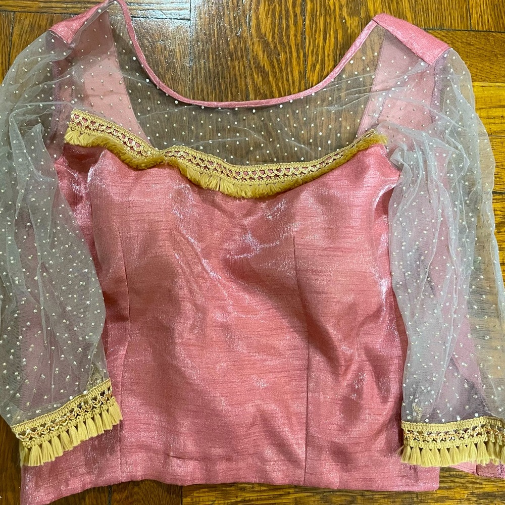 🌼3 for $17 🌼 Pink Top ( Shiny and Shimmer)